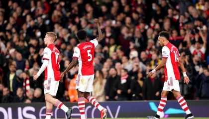  阿森纳中场核心伤退，阿尔特塔变阵险胜沃特福德  