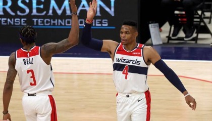  巴特勒关键抢断锁定胜局，热火险胜奇才收获三连胜