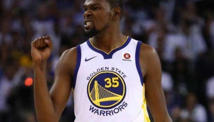  锡安复出高效发挥鹈鹕大胜开拓者重燃附加赛希望