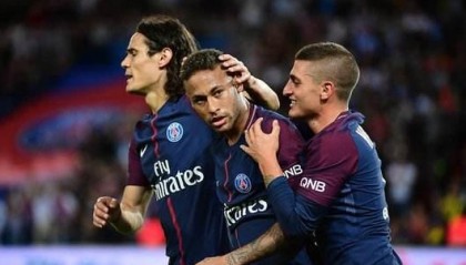  巴黎圣日耳曼主场大胜领跑积分榜  