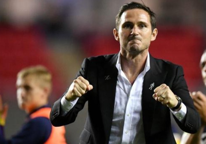  比勒菲尔德遭遇连败危机，主帅下课传闻甚嚣尘上